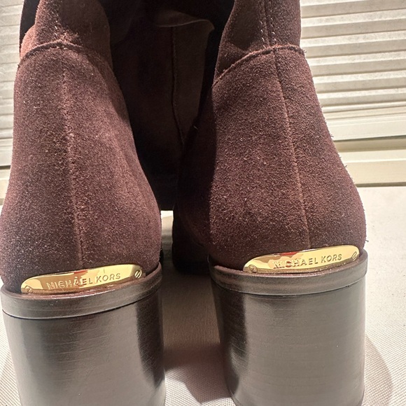 Michael Kors Paulette brown knee high suede boots . - Picture 7 of 9
